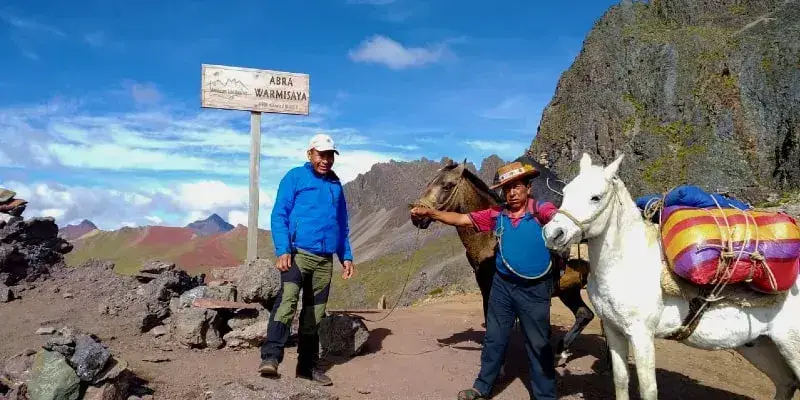 Montaña Arco íris 2 días y 1 noche - Local Trekkers Peru - Local Trekkers Peru